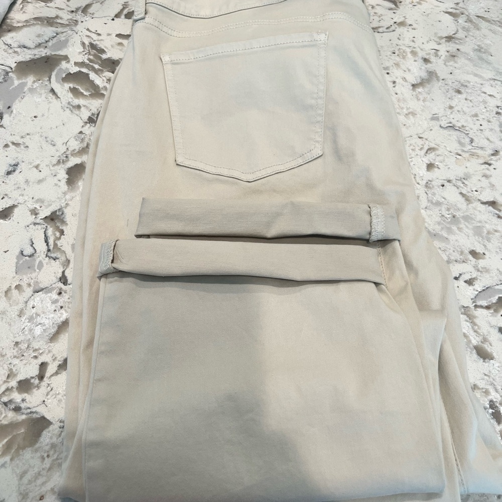 Size 18 NYDJ Marilyn Straight very nice material. May have worn one or twice.